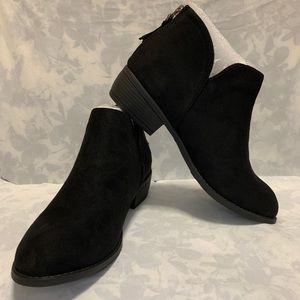 Block Heel Round-Toe Ankle Booties